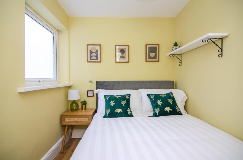 Cosy Lichfield Apartment Exteriör bild